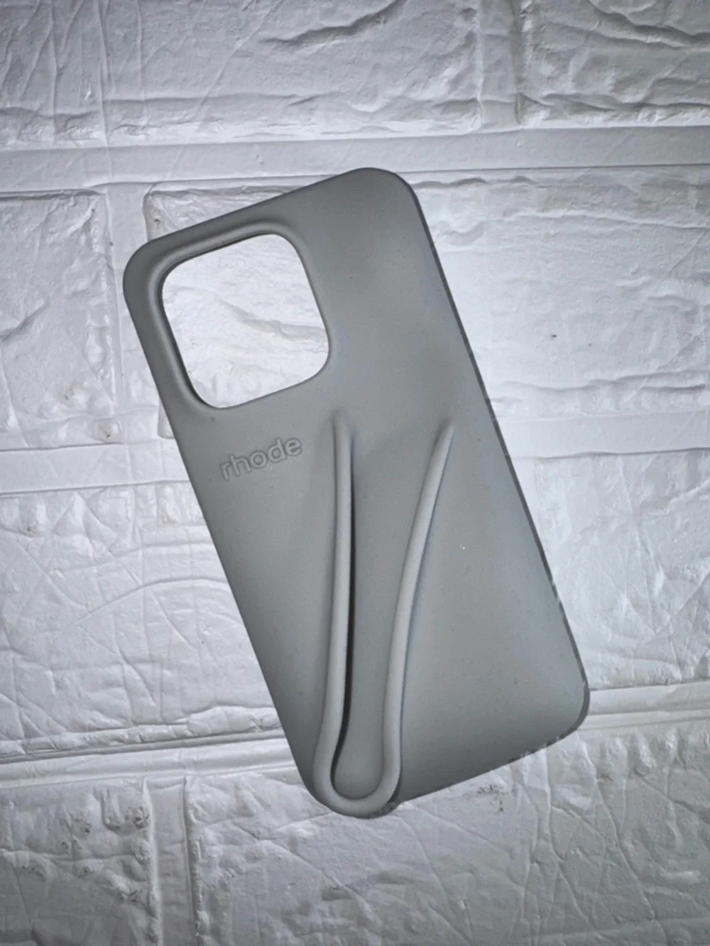 rhode Silicone Phone Case with Integrated Loop Gray fits iPhone 15Pro